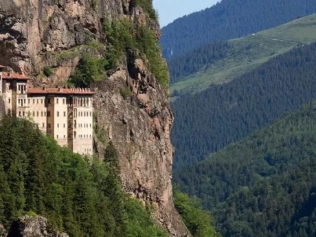 6 GECE KONAKLAMA 8 GÜN DOĞU KARADENİZ TURU (AMSTERDAM - ANKARA - AMSTERDAM UÇAK BİLETİ DAHİL)